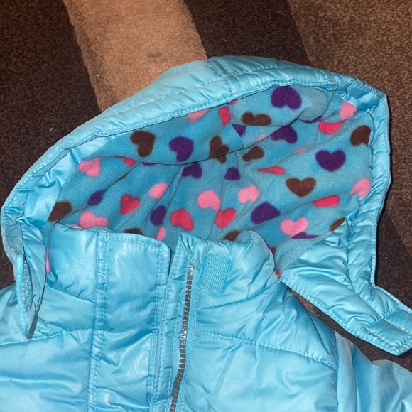 Girls winter coat size 2t - Picture 2 of 5